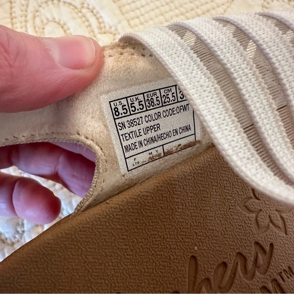 Super cute and comfy wedge sandals, size 8.5 - Picture 5 of 7